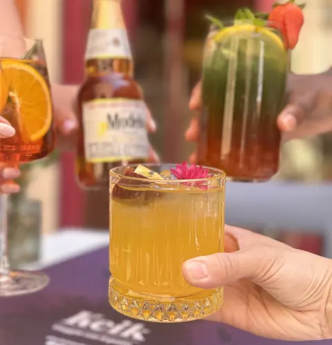 Brindisi con i drink di KEIK